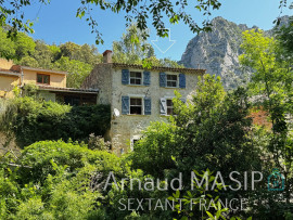 
                                                                                        Vente
                                                                                         MAISON DE CARACTERE EN PIERRES, JARDIN ET BOSQUET, PLACE PARKING, AU PIED DU CHATEAU CATHARE