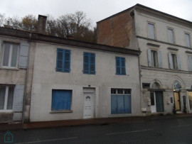 
                                                                                        Vente
                                                                                         MAISON DE VILLE