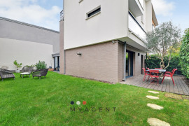 
                                                                                        Vente
                                                                                         Maison d'Exception avec jardin à Suresnes