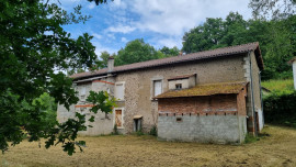 
                                                                                        Vente
                                                                                         Maison d'habitation en pierres