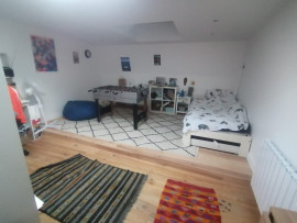 
                                                                                        Location
                                                                                         Maison en centre ville de Boulogne-Billancourt (loyer tout inclus)