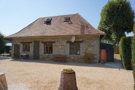 
                                                                                        Vente
                                                                                         Maison en pierre située dans le parc naturel du Périgord vert. 