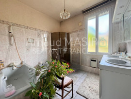 
                                                                                        Vente
                                                                                         MAISON SPACIEUSE 4 CH, PISCINE, TERRASSE, GGE, TERRAIN 3 000M²