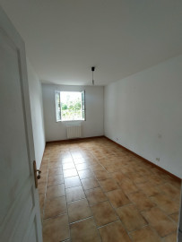 
                                                                                        Location
                                                                                         Maison T4 102m² à Val des Vignes