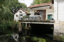 
                                                                                        Vente
                                                                                         Moulin à eau du XVIIIe siècle niché dans la vallée de La Dronne. 