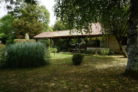 
                                                                                        Vente
                                                                                         Moulin à eau du XVIIIe siècle niché dans la vallée de La Dronne. 