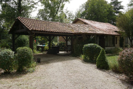 
                                                                                        Vente
                                                                                         Moulin à eau du XVIIIe siècle niché dans la vallée de La Dronne. 