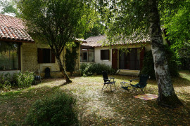 
                                                                                        Vente
                                                                                         Moulin à eau du XVIIIe siècle niché dans la vallée de La Dronne. 