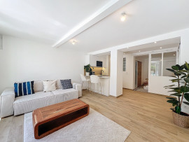 
                                                                                        Vente
                                                                                         NICE - FABRON  - Grand studio de 40.25 m² entièrement rénové avec jardin