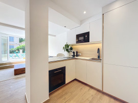 
                                                                                        Vente
                                                                                         NICE - FABRON  - Grand studio de 40.25 m² entièrement rénové avec jardin