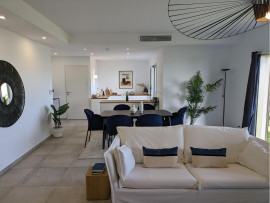 
                                                                                        Vente
                                                                                         Nice Ouest 4 pièces Luxe en Duplex VUE MER