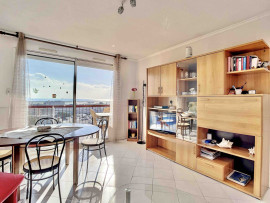 
                                                                                        Vente
                                                                                         Nice Ouest Saint Augustin - Opportunité - Beau  4 pièces 77 m² vue mer et ville