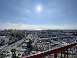 
                                                                                        Vente
                                                                                         Nice Ouest Saint Augustin - Opportunité - Beau  4 pièces 77 m² vue mer et ville