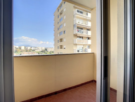 
                                                                                        Vente
                                                                                         Nice Ouest Saint Augustin - Opportunité - Beau  4 pièces 77 m² vue mer et ville