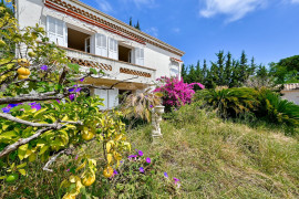 
                                                                                        Vente
                                                                                         NICE - PARC CAROL DE ROUMANIE - Belle maison individuelle en position dominante proche mer et commodités