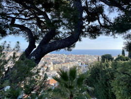 
                                                                                        Vente
                                                                                         Nice Parc Impérial – Propriété 200 m2 avec vue mer panoramique et terrain