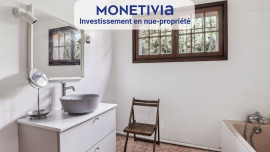 
                                                                                        Vente
                                                                                         OPPORTUNITÉ D'INVESTISSEMENT EN NUE-PROPRIÉTÉ - DÉCOTE DE 40% EN PLEIN COEUR DES VIGNES VAROISES