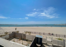 
                                                                                        Vente
                                                                                         OPPORTUNITE FOS SUR MER. T3 52m² sur la plage, les pieds dans l'eau !