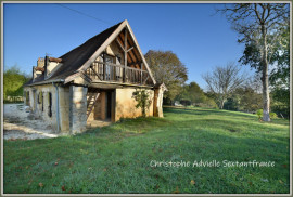 
                                                                                        Vente
                                                                                         Périgourdine en pierres, rénovée, 3 chambres et un bureau sur terrain de 1820 M2 environ