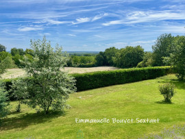 
                                                                                        Vente
                                                                                         Périgourdine, vie de plain-pied, 4 chambres, double-garage, superbe terrain, jolie vue dégagée, pas de vis à vis, secteur calme