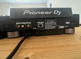 
                                                                                        Instrument de musique
                                                                                         Pioneer CDJ 2000 NXS-2 et mixeur DJM 900 NXS-2