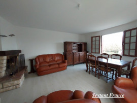 
                                                                                        Vente
                                                                                         Plain-pied avec garage d'environ 70 m² proche A13