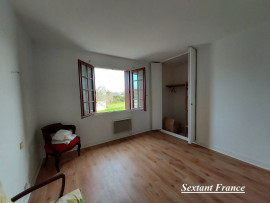 
                                                                                        Vente
                                                                                         Plain-pied avec garage d'environ 70 m² proche A13