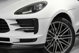 
                                                                                        Voiture
                                                                                         Porsche Macan 2.0 - 245 PS - PDK