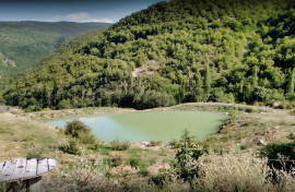 
                                                                                        Vente
                                                                                         PROVENCE FERME AGRICOLE 130 HA SOURCES LACS