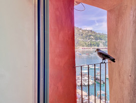 
                                                                                        Vente
                                                                                         Rade Villefranche - Dernier étage avec vue mer