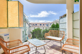 
                                                                                        Vente
                                                                                         Rare - Coeur de Nice  - Superbe 2 pièces 67 m2 rénové en étage élevé avec terrasse vue dégagée