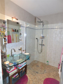 
                                                                                        Vente
                                                                                         ROQUEBRUNE SUR ARGENS