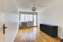 
                                                                                        Vente
                                                                                         SAINT-CLOUD APPARTEMENT QUATRE PIECES