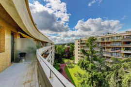 
                                                                                        Vente
                                                                                         SAINT-CLOUD APPARTEMENT QUATRE PIECES