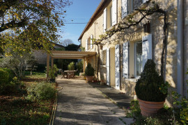 
                                                                                        Vente
                                                                                         Spacieuse maison en pierre située dans un village historique. 