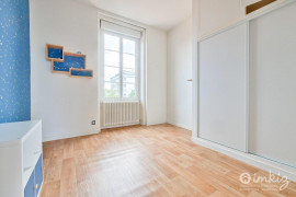 
                                                                                        Vente
                                                                                         Super  appartement T3/T4 avec toit terasse