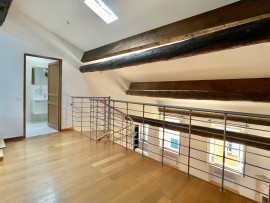 
                                                                                        Vente
                                                                                         Superbe appartement esprit loft de 100 m² au coeur de la vieille ville de Villefranche