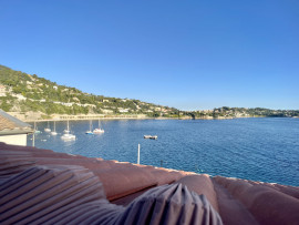 
                                                                                        Vente
                                                                                         Superbe appartement esprit loft de 100 m² au coeur de la vieille ville de Villefranche