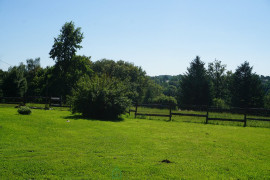 
                                                                                        Vente
                                                                                         Superbe corps de ferme en pierre niché au coeur du paisible et pittoresque parc naturel du Périgord vert. 