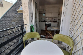 
                                                                                        Location
                                                                                         Superbe studio parfaitement équipé, lumineux avec une grande terrasse (loyer tout inclus)