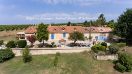 
                                                                                        Vente
                                                                                         Sur les coteaux de Bergerac : Belle longère avec gite, vue dégagée et piscine 