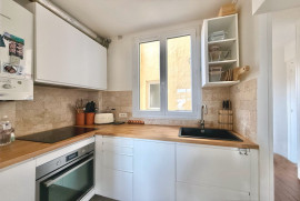 
                                                                                        Vente
                                                                                         Très bel appartement 3 pièces avec vue dégagée