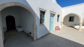 
                                                                                        Vente
                                                                                         UN HOUCH RÉNOVÉ A HOUMT SOUK DJERBA