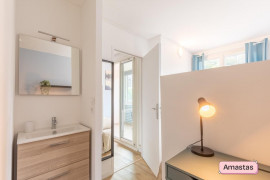 
                                                                                        Colocation
                                                                                         Une chambre disponible dans cette superbe colocation de 4 chambres meublée Lyon 9 - 569934C4