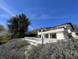 
                                                                                        Vente
                                                                                         Une villa contemporaine avec vue panoramique dans un parc extraordinaire
