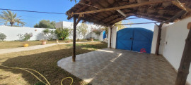 
                                                                                        Vente
                                                                                         VILLA AVEC ÉTAGE INDÉPENDANT À DJERBA -RÉF V673