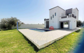 
                                                                                        Vente
                                                                                         VILLA AVEC PISCINE À DJERBA MIDOUN ZA - RÉF V679