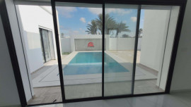 
                                                                                        Vente
                                                                                         VILLA AVEC PISCINE À MEZRAYA DJERBA ZA - RÉF V620