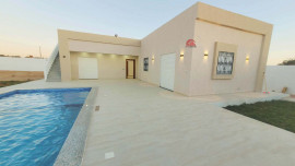 
                                                                                        Vente
                                                                                         VILLA AVEC PISCINE À SIDI JMOUR DJERBA - RÉF V682