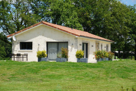 
                                                                                        Vente
                                                                                         Villa contemporaine construite selon les normes techniques environnementales dans le coeur du Périgord vert. 